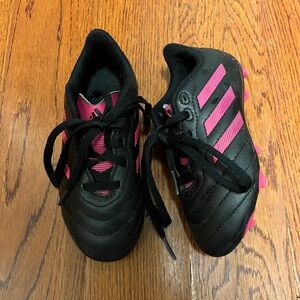 Adidas size 10 soccer cleats